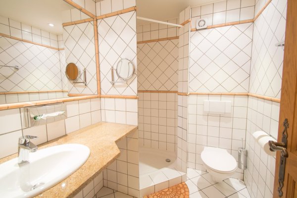 comfort-bathroom-001